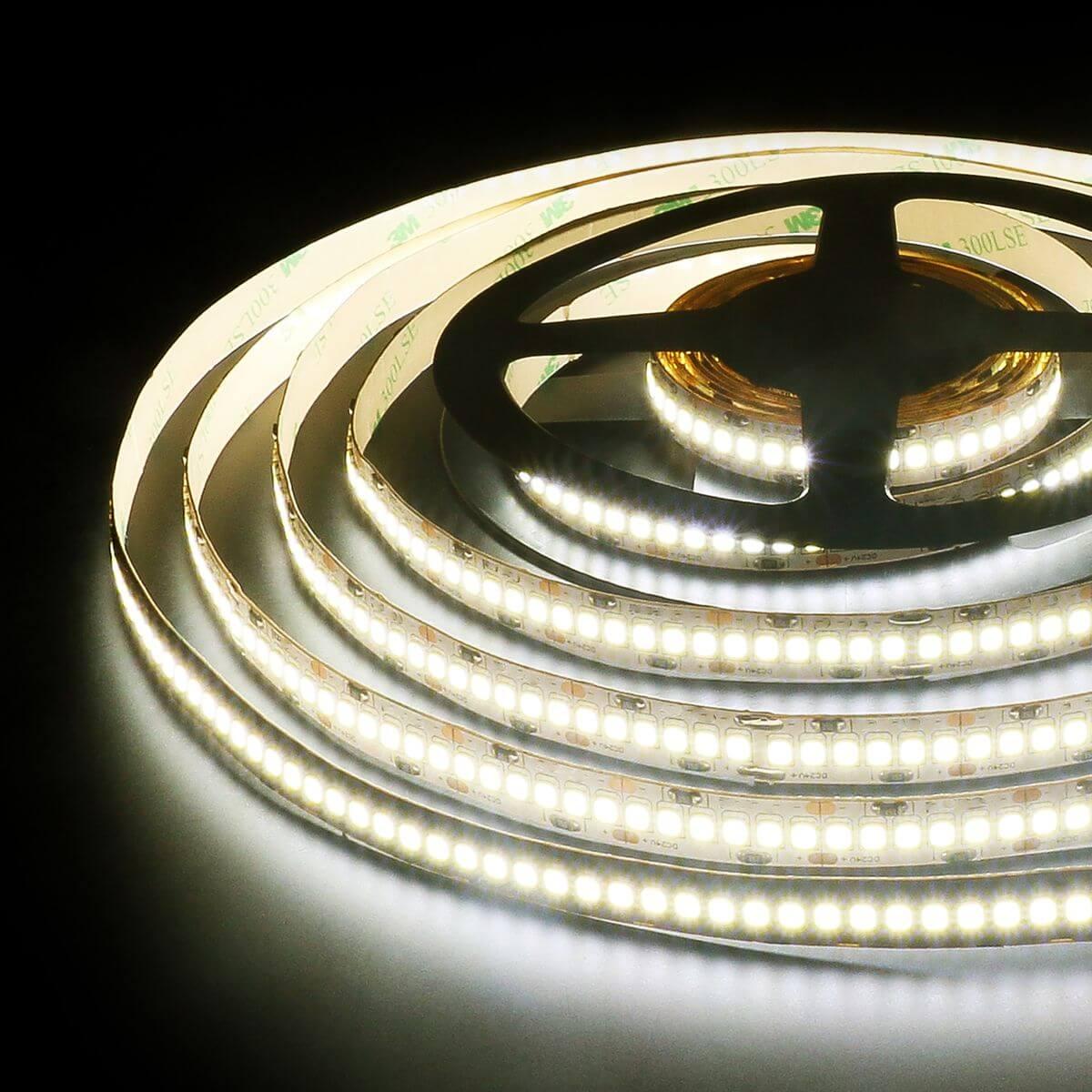 фото светодиодная влагозащищенная лента elektrostandard 16w/m 240led/m 2835smd дневной белый 5m a052992 | 220svet.ru